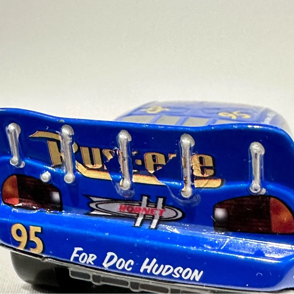 Disney Store Cars 1:43 Deluxe Fabulous Lightning McQueen Die-cast